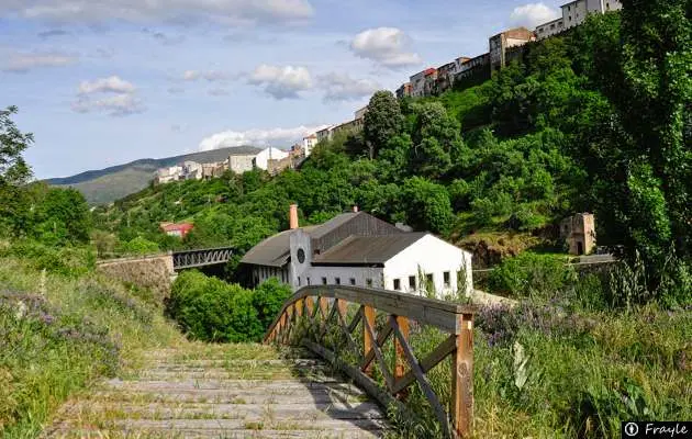 Fábricas Textiles De Béjar Margen