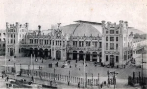 Fachada De La Estación Del Norte (valencia)