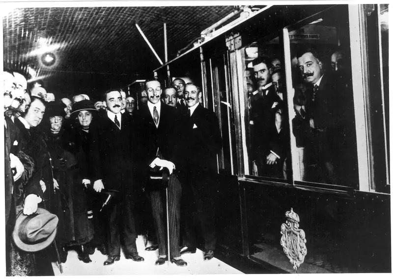 Metro De Madrid Alfonso Xiii Inaugura El Metro